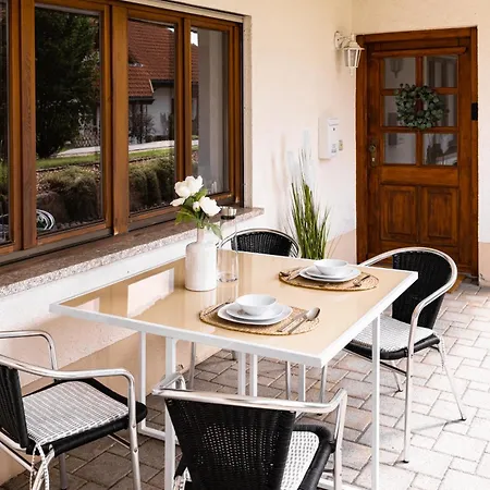 Lägenhet Kleiner Fuchs - Fuer Familien Mit Babys Eingerichtet